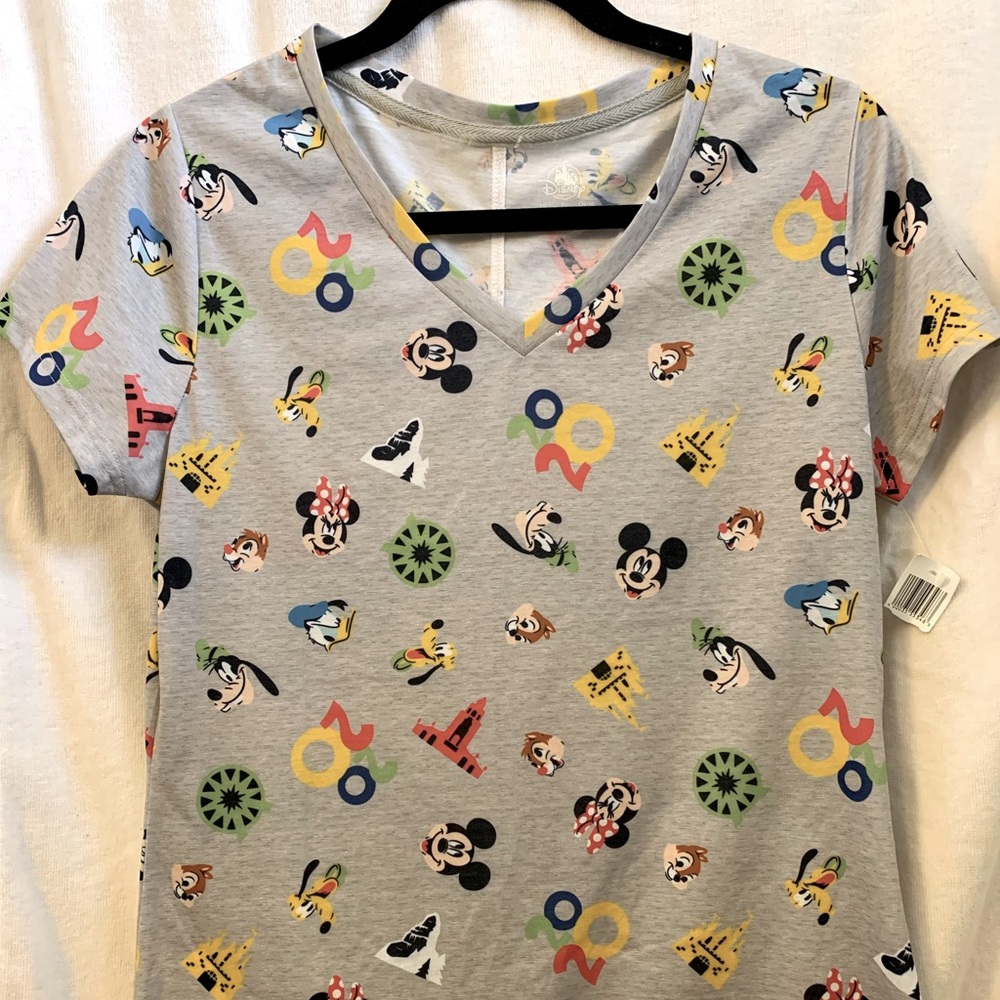 NEW with tags, Disney 2020 Multiple Characters Short Sleeve T Shirt M